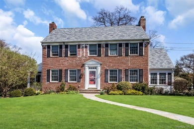 Beach Home Sale Pending in Oceanside, New York