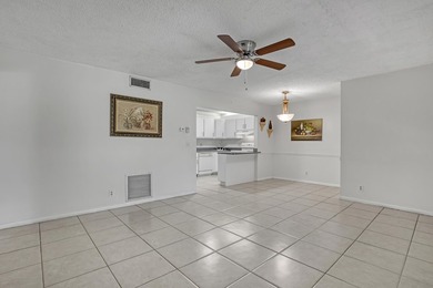 Beach Condo For Sale in Greenacres, Florida