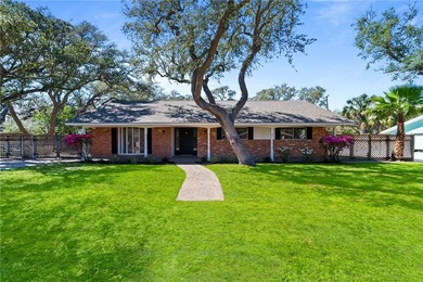 Beach Home For Sale in Rockport, Texas