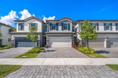 Beach Townhome/Townhouse For Sale in Oakland Park, Florida
