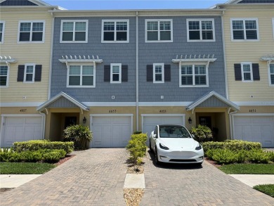 Beach Townhome/Townhouse For Sale in Tampa, Florida