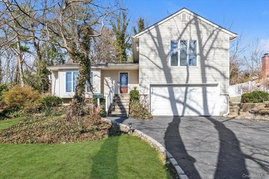 Beach Home For Sale in Glen Cove, New York