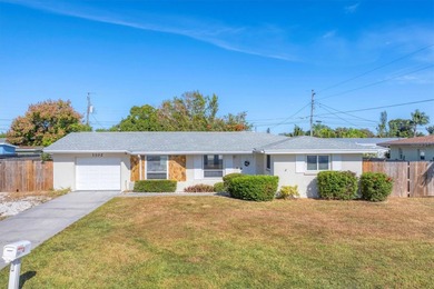 Beach Home For Sale in Bradenton, Florida