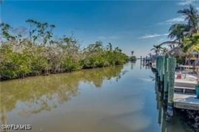 Beach Home For Sale in Matlacha, Florida