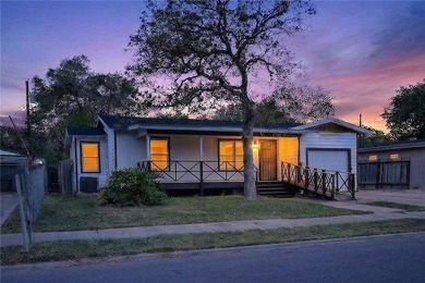 Beach Home For Sale in Corpus Christi, Texas