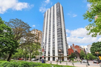 Beach Condo Active Under Contract in Chicago, Illinois