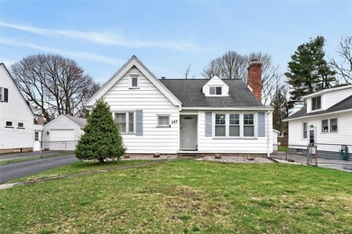 Beach Home Sale Pending in Rochester, New York