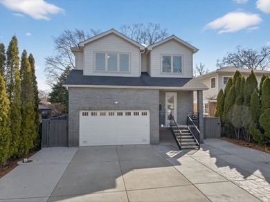 Beach Home Active Under Contract in Chicago, Illinois