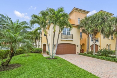 Beach Townhome/Townhouse For Sale in Jensen Beach, Florida