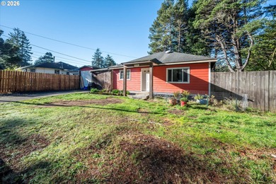 Beach Home For Sale in Coos Bay, Oregon