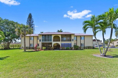Beach Condo For Sale in Greenacres, Florida