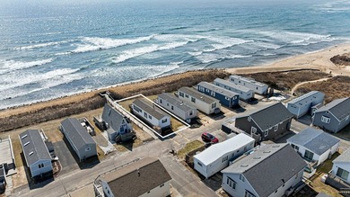 Beach Condo For Sale in Montauk, New York