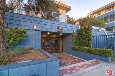 Beach Condo For Sale in Marina Del Rey, California