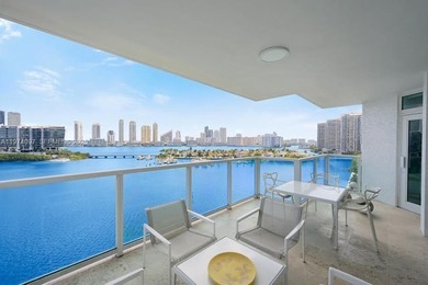 Beach Condo For Sale in Aventura, Florida