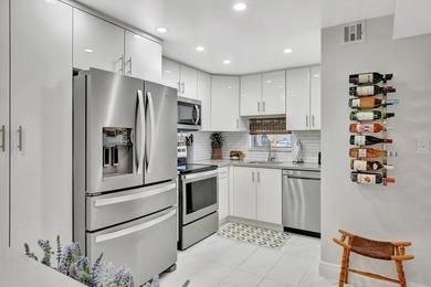 Beach Condo For Sale in Pembroke Pines, Florida