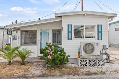 Beach Home For Sale in Bradenton, Florida