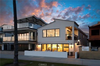 Beach Townhome/Townhouse For Sale in Newport Beach, California
