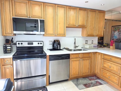 Beach Condo For Sale in Lauderhill, Florida