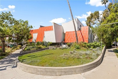 Beach Condo For Sale in Venice, California