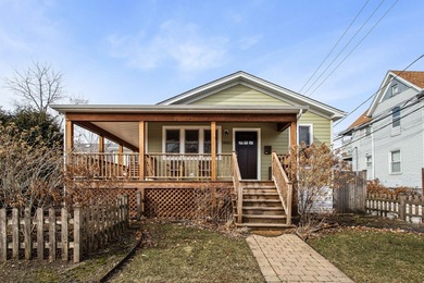 Beach Home Active Under Contract in Evanston, Illinois