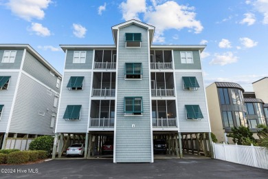 Beach Condo For Sale in Pine Knoll Shores, North Carolina