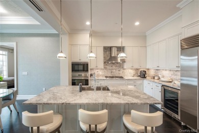 Beach Condo Sale Pending in North Hills, New York