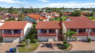 Beach Townhome/Townhouse For Sale in Nokomis, Florida