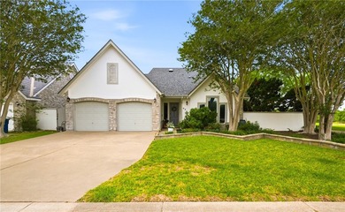Beach Home Active Under Contract in Corpus Christi, Texas