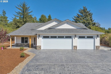 Beach Home For Sale in Florence, Oregon