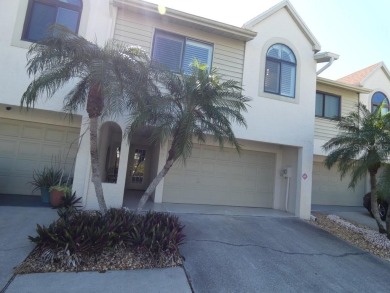 Beach Townhome/Townhouse For Sale in Dunedin, Florida