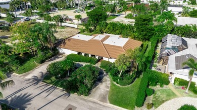 Beach Home Sale Pending in Sarasota, Florida