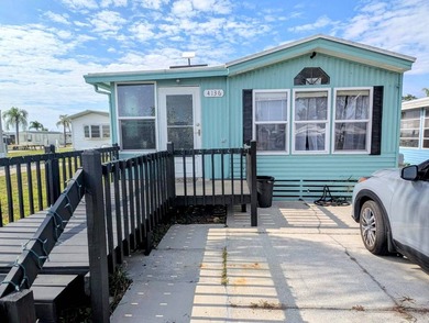 Beach Home For Sale in Ruskin, Florida