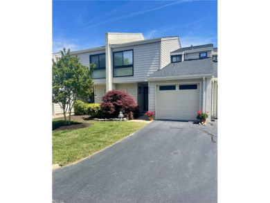 Beach Townhome/Townhouse For Sale in Virginia Beach, Virginia