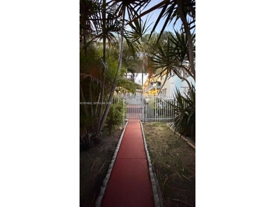 Beach Condo For Sale in Miami Beach, Florida