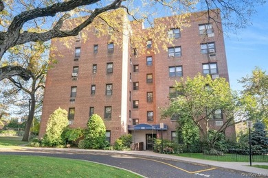 Beach Home For Sale in New Rochelle, New York