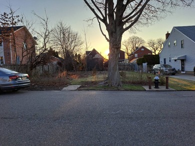 Beach Lot For Sale in Whitestone, New York