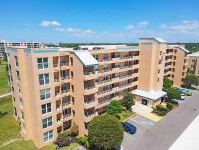 Beach Condo Sale Pending in Bradenton, Florida