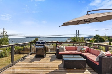 Beach Home For Sale in Union Bay, 