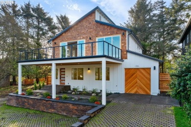 Beach Home For Sale in Cannon Beach, Oregon