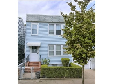 Beach Townhome/Townhouse Sale Pending in College Point, New York