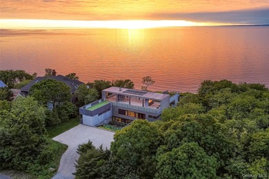 Beach Home For Sale in Mattituck, New York