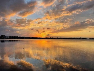 Beach Condo For Sale in Oakland Park, Florida