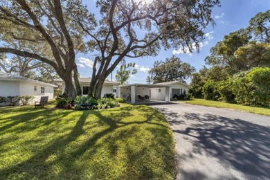 Beach Home For Sale in Sarasota, Florida