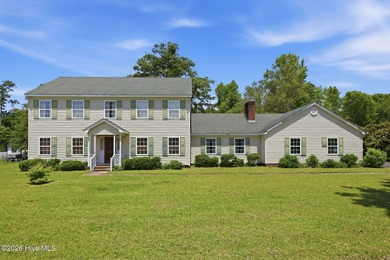 Beach Home For Sale in Morehead City, North Carolina