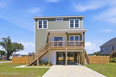 Beach Home For Sale in Cedar Point, North Carolina