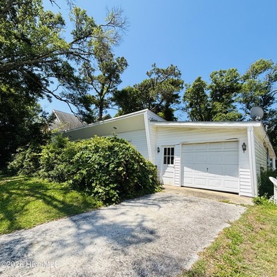 Beach Home Sale Pending in Pine Knoll Shores, North Carolina