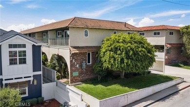 Beach Townhome/Townhouse Active Under Contract in Redondo Beach, California