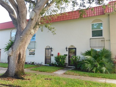 Beach Townhome/Townhouse For Sale in Dunedin, Florida