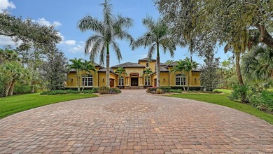 Beach Home For Sale in Sarasota, Florida