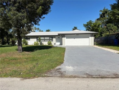 Beach Home For Sale in Fort Myers, Florida